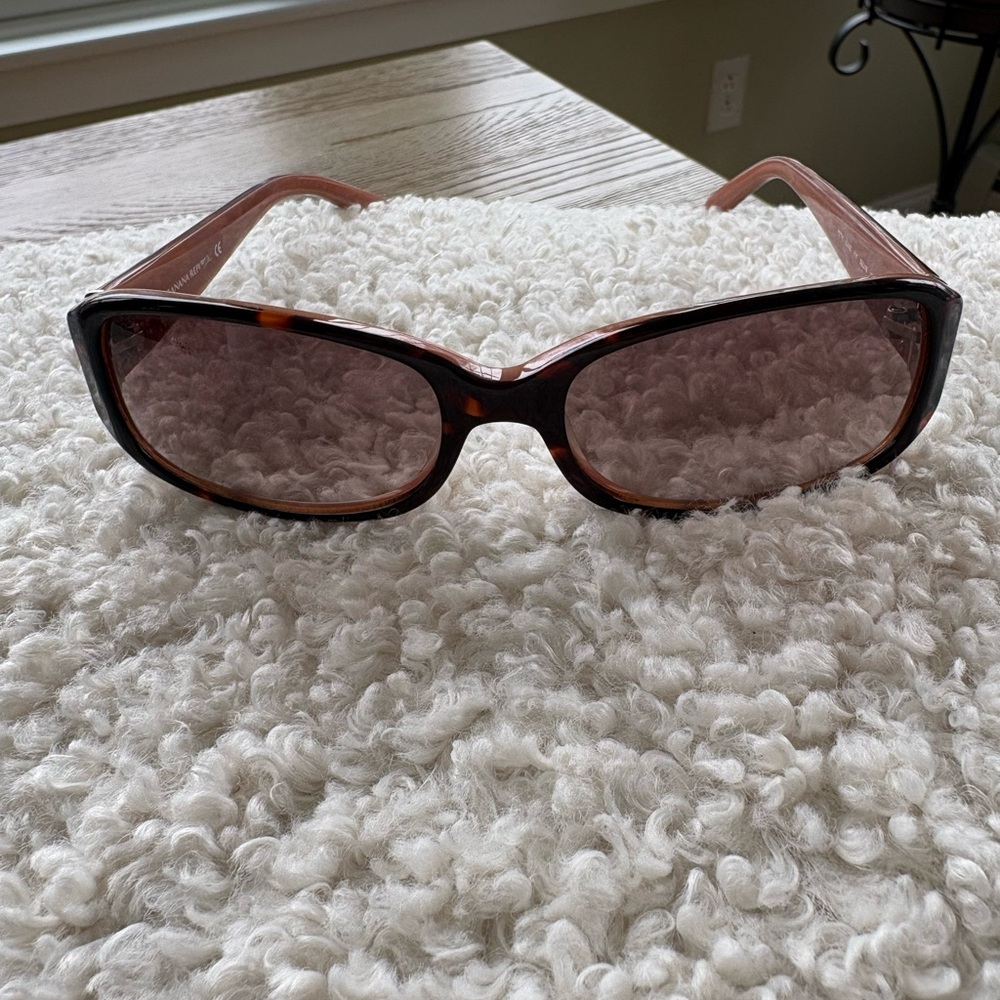Banana Republic Tortoiseshell Brown Sunglasses with Brown Lenses